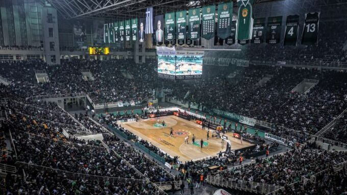 Aποθεώθηκε ο Ιβάν από τον κόσμο στο ΟΑΚΑ!