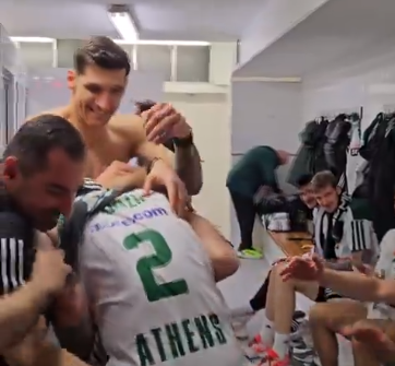 Η αποθέωση του Βιλντόζα στα αποδυτήρια της ομάδας! (video)