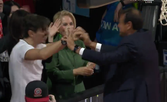 Με την κυρία Δέσποινα στο πλευρό του ΔΕ ΧΑΝΕΙ!!!