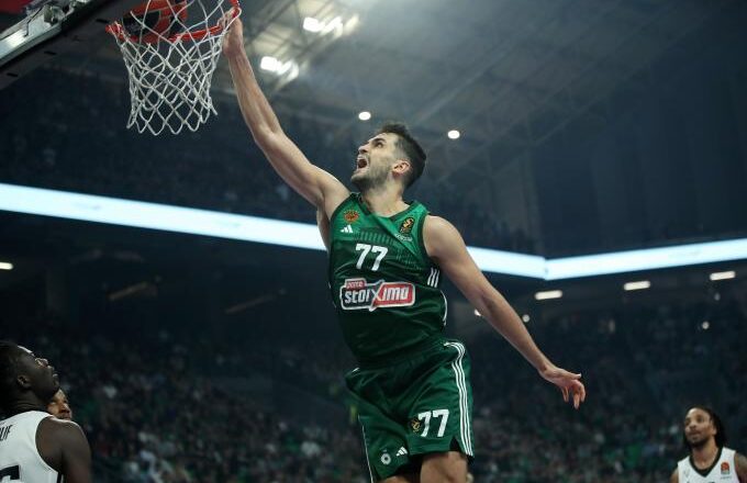 Έξι ρεκόρ καριέρας και MVP o Γιούρτσεβεν!