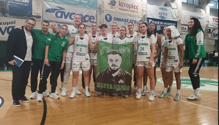 Κατοστάρα με κερκιδάρα στον Τάφο για τα κορίτσια!